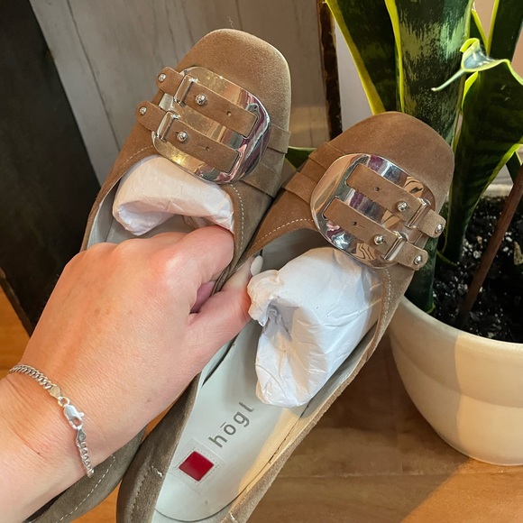 Vintage Light Brown Suede 'Hogl' Wood Stacked Heel Pumps - Picture 5 of 16